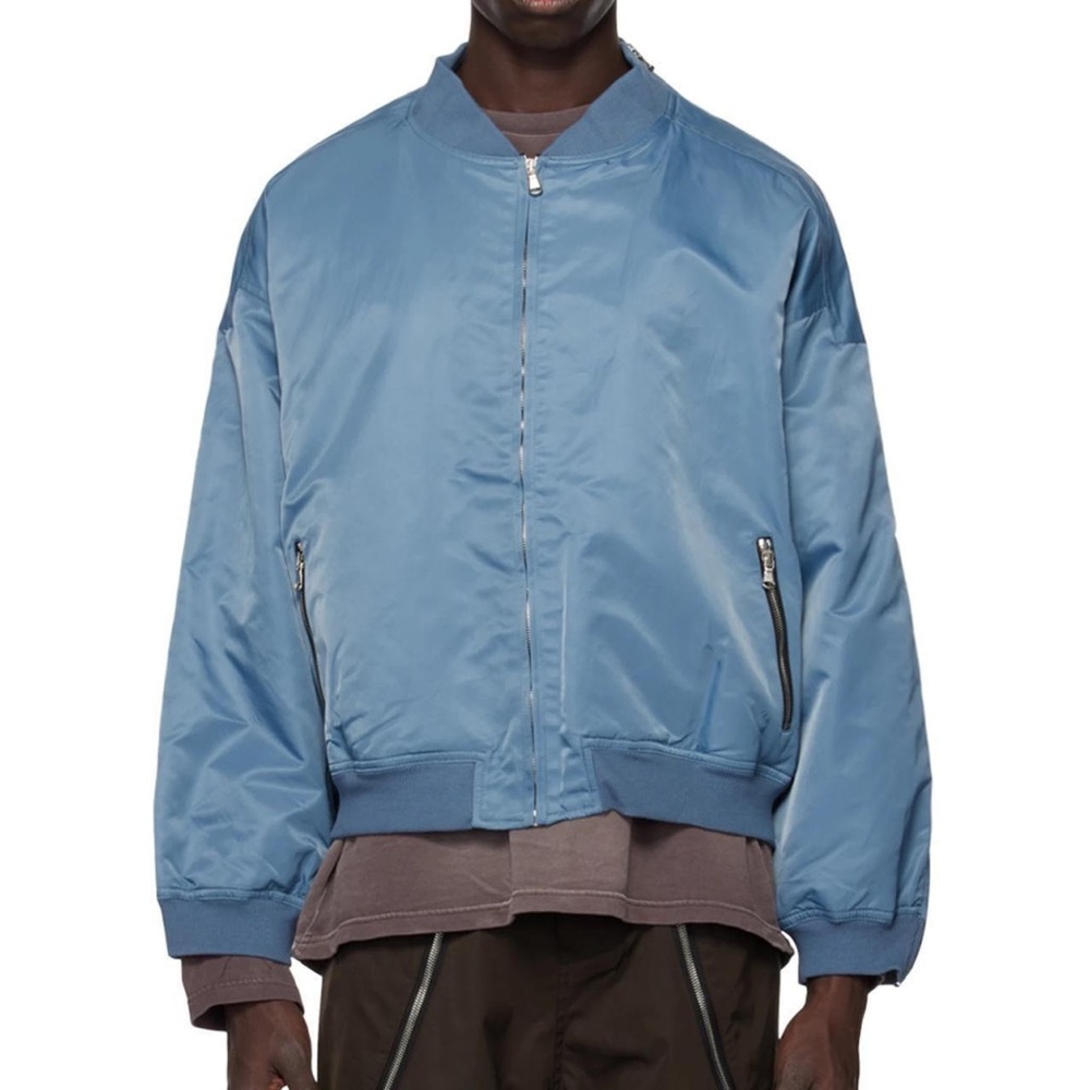 fffpostalservice Zip Ma-1 Bomber (Sky)
Size 2 / Medium